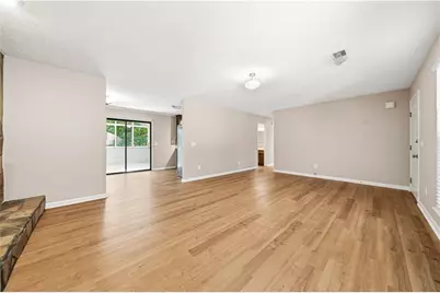 3773 Memorial Parkway NW, Kennesaw, GA 30152 - Photo 7