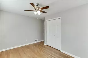 300 Forest St, Buford, GA 30518 - Photo 19