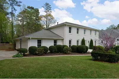 3811 Valley Green Drive, Marietta, GA 30068 - Photo 3