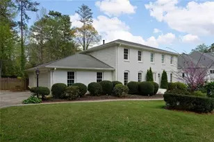 3811 Valley Green Dr, Marietta, GA 30068 - Photo 3