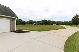 2028 Hwy 211 NE, Statham, GA 30666 - Photo 29