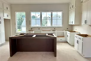 2696 Mackintosh Ct, Brookhaven, GA 30319 - Photo 5