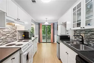 8740 Roswell Rd, Sandy Springs, GA 30350 - Photo 17