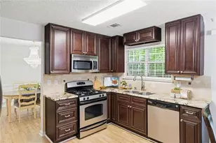 1075 Hidden Pond Ln, Roswell, GA 30075 - Photo 17