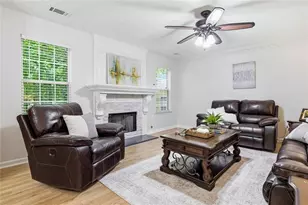 1075 Hidden Pond Ln, Roswell, GA 30075 - Photo 7
