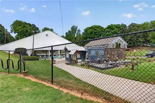 800 Lake Summit Dr, Atlanta, GA 30342 - Photo 81