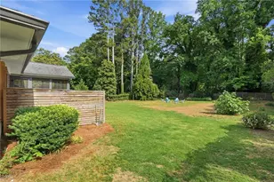 615 Laura Dr, Marietta, GA 30066 - Photo 33