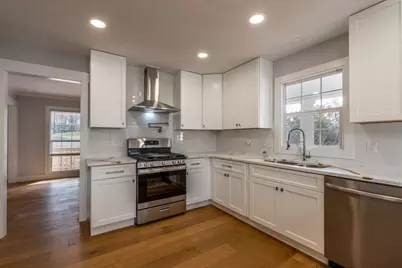 330 London Dale, Woodstock, GA 30189 - Photo 5