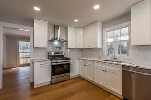 330 London Dale, Woodstock, GA 30189 - Photo 5