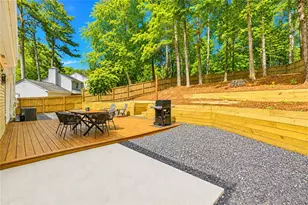 9715 N Pond Cir, Roswell, GA 30076 - Photo 31