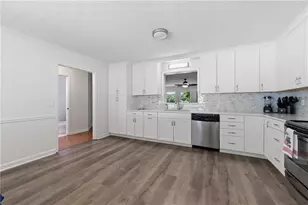 8712 Lake Dr, Snellville, GA 30039 - Photo 17