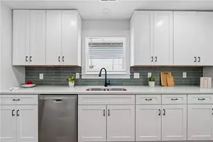 595 English Ave NW, Atlanta, GA 30318 - Photo 9