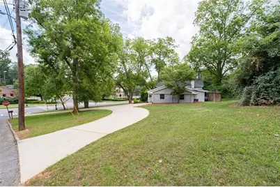2842 Briarcliff Road NE, Atlanta, GA 30329 - Photo 13
