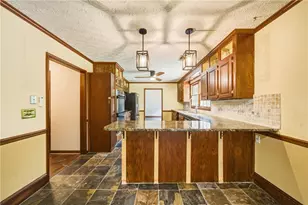 555 Saddle Creek Cir, Roswell, GA 30076 - Photo 17
