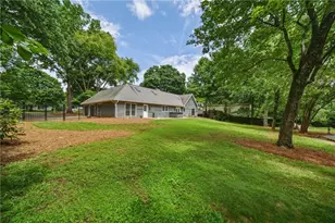 555 Saddle Creek Cir, Roswell, GA 30076 - Photo 41