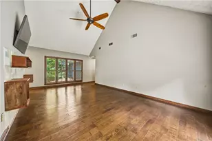 555 Saddle Creek Cir, Roswell, GA 30076 - Photo 9