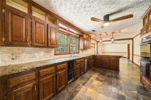 555 Saddle Creek Cir, Roswell, GA 30076 - Photo 13