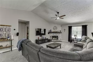 6211 Huntcliff Dr, Flowery Branch, GA 30542 - Photo 7