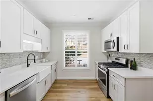 137 Weatherburne Dr, Roswell, GA 30076 - Photo 9