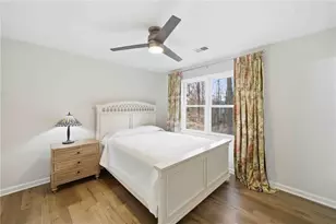 137 Weatherburne Dr, Roswell, GA 30076 - Photo 25