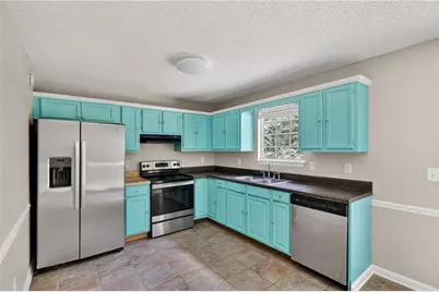 901 Timbervale Lane, Lithonia, GA 30058 - Photo 17