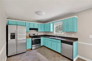 901 Timbervale Ln, Lithonia, GA 30058 - Photo 17