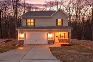 142 Alfred Dr, Carrollton, GA 30116 - Photo 1
