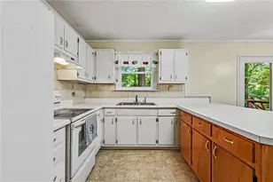 1136 Creekdale Dr, Clarkston, GA 30021 - Photo 5