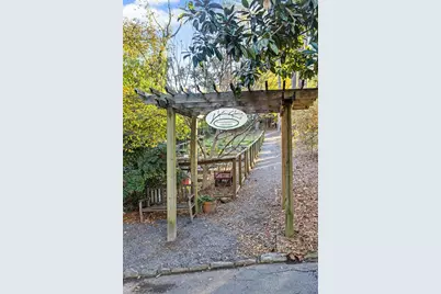 652 Timm Valley Road, Atlanta, GA 30305 - Photo 35