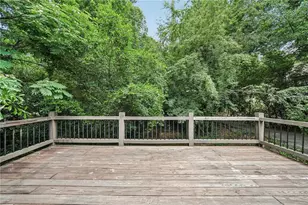 1277 Dunwoody Ln NE, Brookhaven, GA 30319 - Photo 21