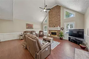 210 Hanarry Dr, Lawrenceville, GA 30046 - Photo 15