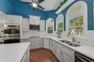 210 Hanarry Dr, Lawrenceville, GA 30046 - Photo 9