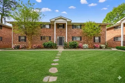 315 Hilderbrand Drive #B4, Sandy Springs, GA 30328 - Photo 3