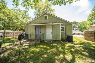 90 Martin Luther King Jr Drive, Winder, GA 30680 - Photo 17