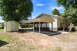 894 Lakeview Dr, Nicholson, GA 30565 - Photo 3