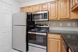 795 Hammond Dr, Atlanta, GA 30328 - Photo 11