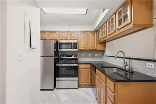 795 Hammond Dr, Atlanta, GA 30328 - Photo 13