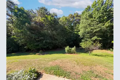 202 Bluff Court, Jackson, GA 30233 - Photo 17