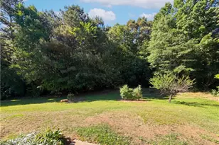 202 Bluff Ct, Jackson, GA 30233 - Photo 17
