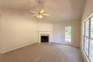 202 Bluff Ct, Jackson, GA 30233 - Photo 3