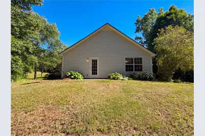202 Bluff Court, Jackson, GA 30233 - Photo 15