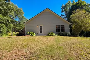 202 Bluff Ct, Jackson, GA 30233 - Photo 15