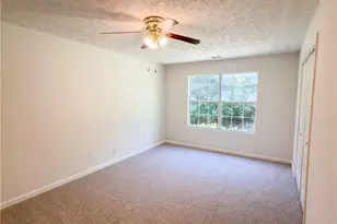 202 Bluff Ct, Jackson, GA 30233 - Photo 9