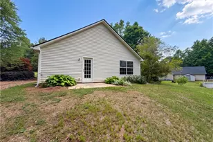 202 Bluff Ct, Jackson, GA 30233 - Photo 15
