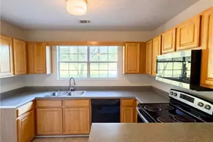 202 Bluff Ct, Jackson, GA 30233 - Photo 5