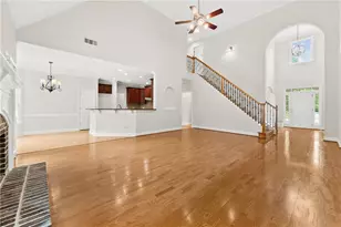 1747 Rose Hedge Way NW, Kennesaw, GA 30152 - Photo 15