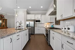 301 Hazel Dr, Woodstock, GA 30189 - Photo 13