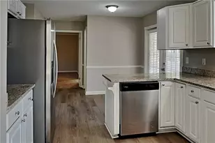 4880 Hawk Trail NE, Marietta, GA 30066 - Photo 5