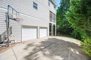 2199 Collins Dr NW, Atlanta, GA 30318 - Photo 9