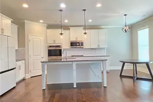 2043 Hamilton Lake Pkwy, Buford, GA 30519 - Photo 7